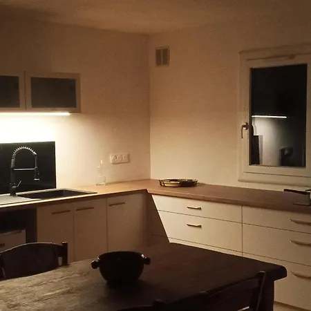 Chambre Avec Cuisine Et Salon *